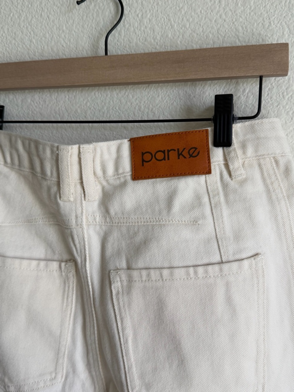 PARKE Horseshoe Cream Barrel Leg Denim Jeans Size 26